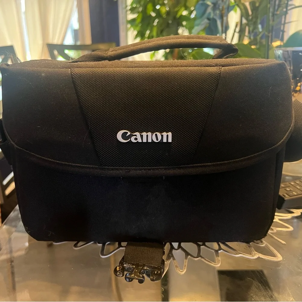 Canon EOS Rebel T5 DSLR Camera